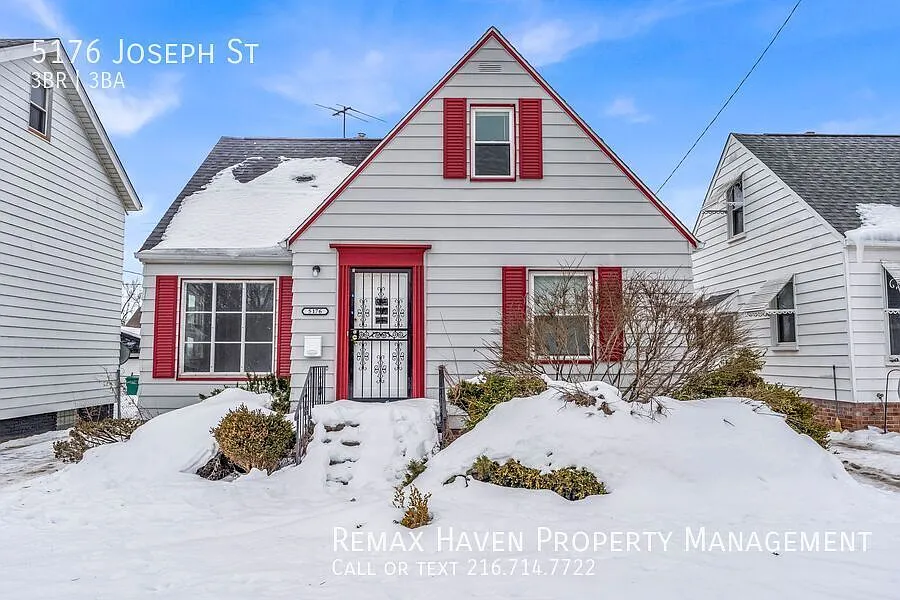 5176 Joseph St photo 1