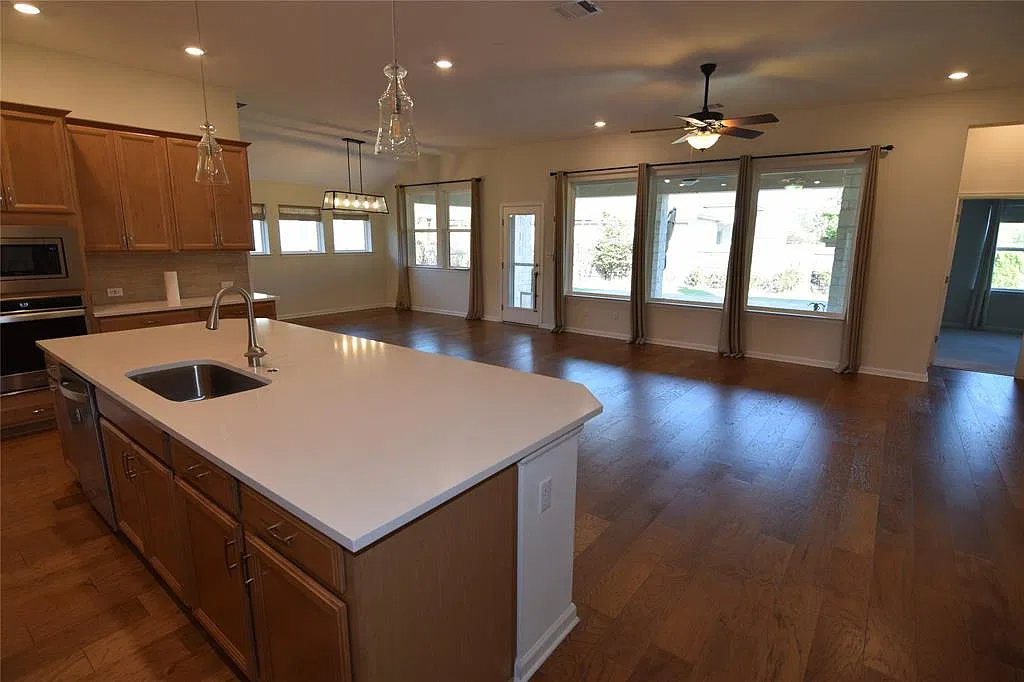 Olympic Lane 1060 -- Amy - Mozingo Family Property - 1 — Photo 4