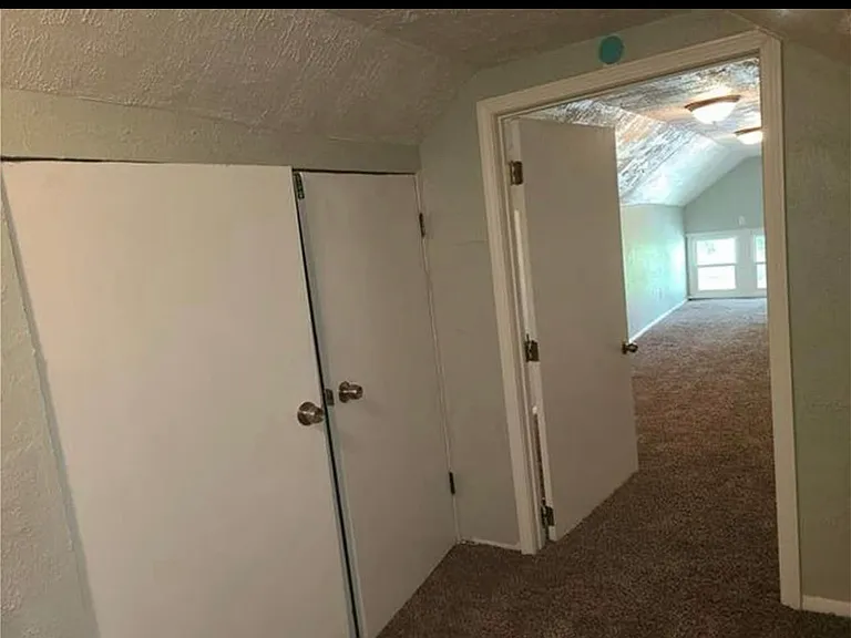 1606 E 39th St — Photo 14