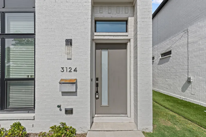 3 bed, 2.5 bath, 1868 sqft, $3,700 — Photo 2