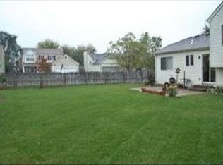 307 Christine Ln, Hainesville, IL