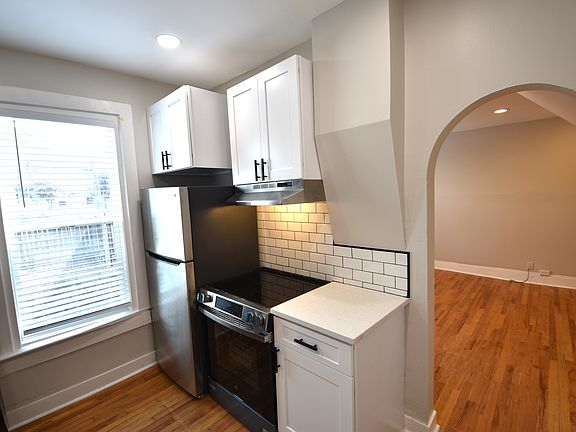4th image of 1725 Canyon Blvd APT A