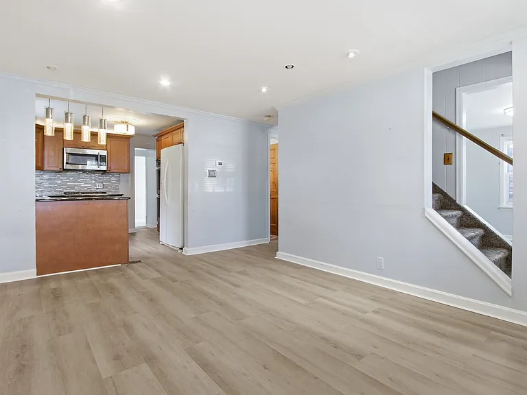 171 Central Ave — Photo 4