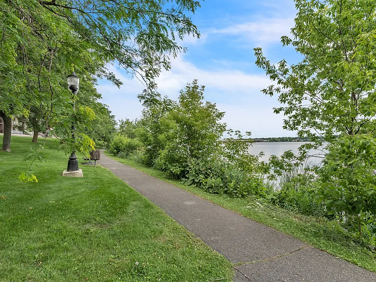 47 Village Dr — Photo 23