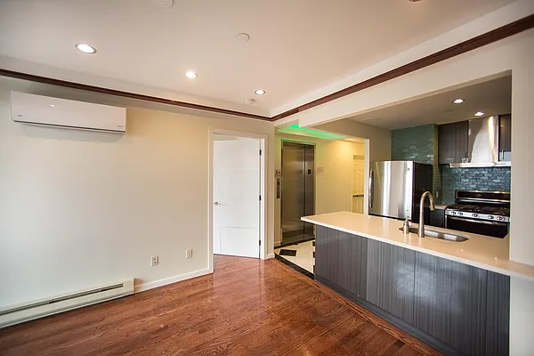 Rented by Kinyu Realty | media 17