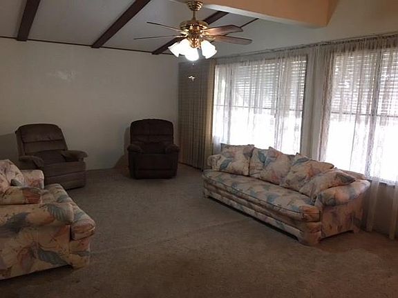 3rd image of 2835 La Quinta Dr