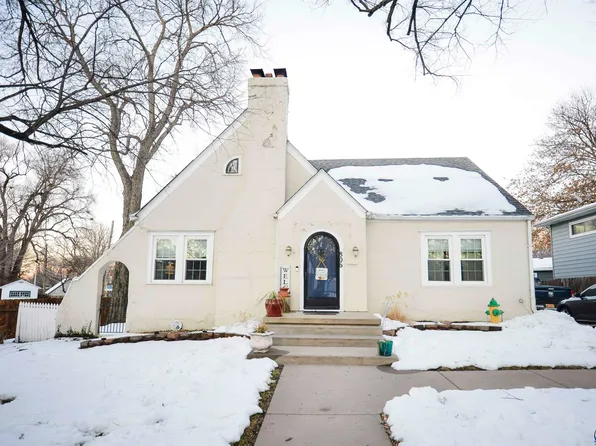 806 Sherwood Way, Emporia, KS 66801