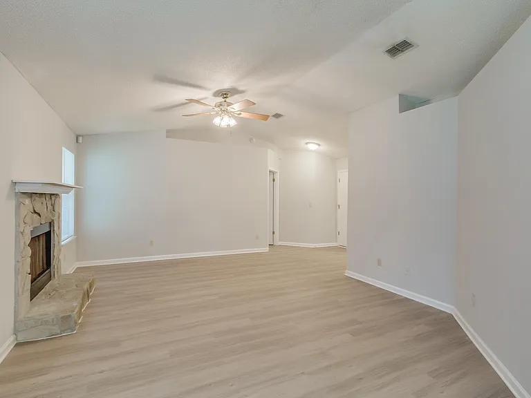 4172 Davie Ct — Photo 11