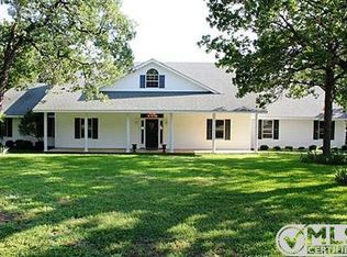 108 Tomahawk Dr, Lake Kiowa, TX 76240