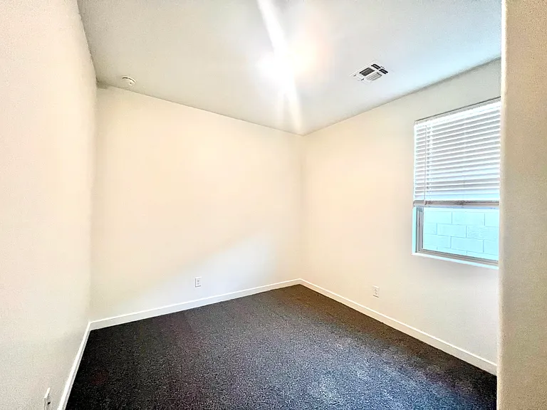 9214 W Roma Ave — Photo 7