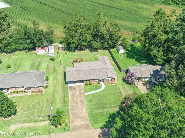 256 Pollard St, Batesville, MS 38606