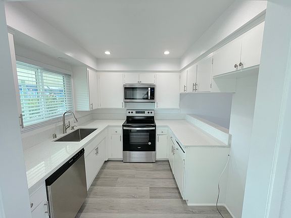 4th image of 22633 Maple Ave Unit B