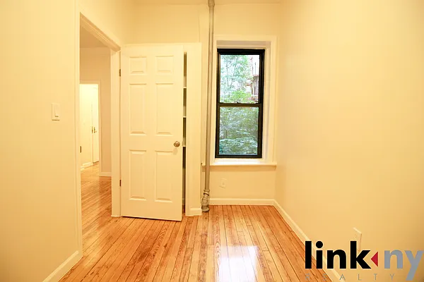 Rented by Link NY Realty | media 22