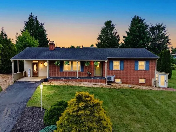 151 Sunset Dr, Waynesboro, VA 22980