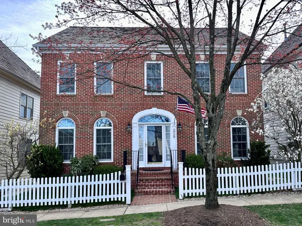 219 Thaxton St, Gaithersburg, MD 20878