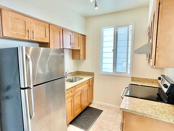 3rd image of 1324 Jackson St #6