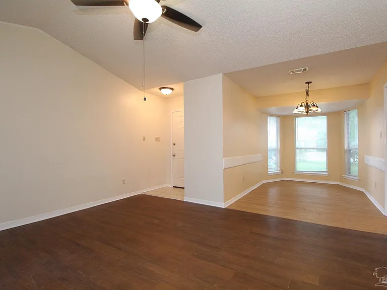 6201 Forest Pines Dr — Photo 4