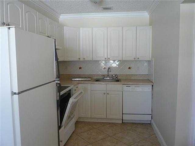 1st image of 4761 NE 17th Ave