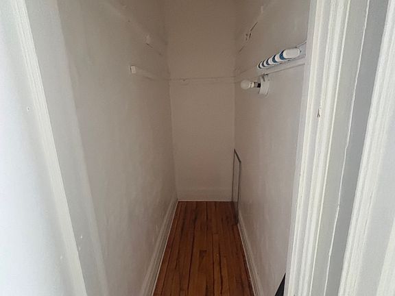 3rd image of 721 Ashland Ave #1F