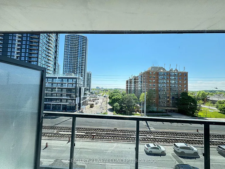 5105 Hurontario St #412 — Photo 10