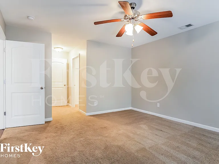 549 Waterstone Dr — Photo 13