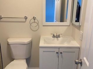936 N Washington Pl, Long Beach, CA 90813