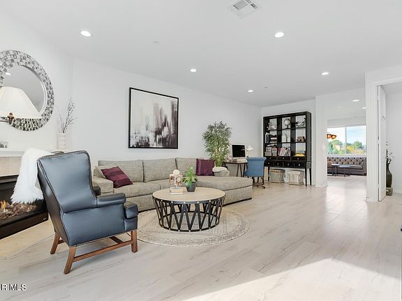 2nd image of 347 Newbury Vista Ln