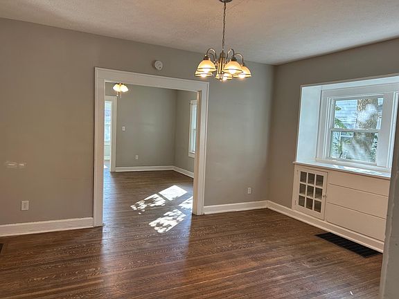 3rd image of 4020 Carrollton Ave