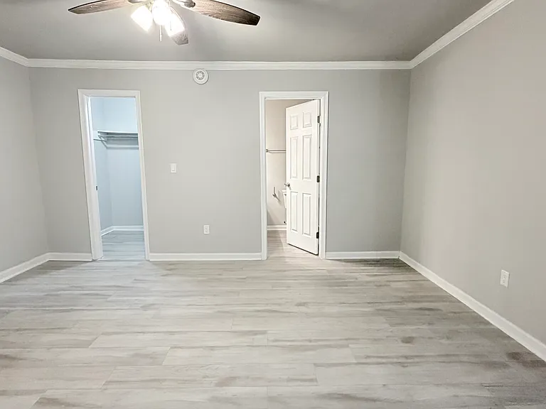 813 Harden St #5 — Photo 6