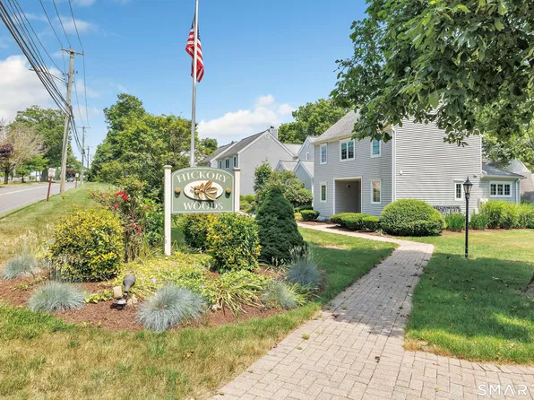 104 Hickory Woods Ln #104, Stratford, CT 06614