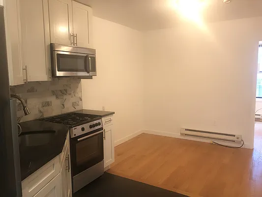 Rented by Century 21 New Golden Age Realty | media 20