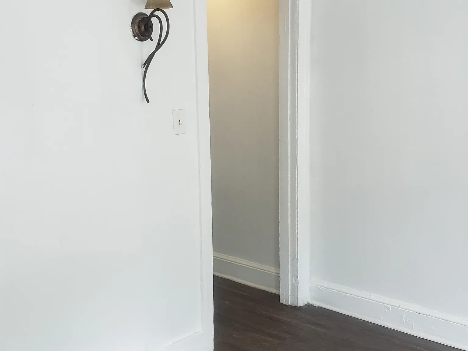 2 bed, 975 sqft, $1,400 — Photo 1