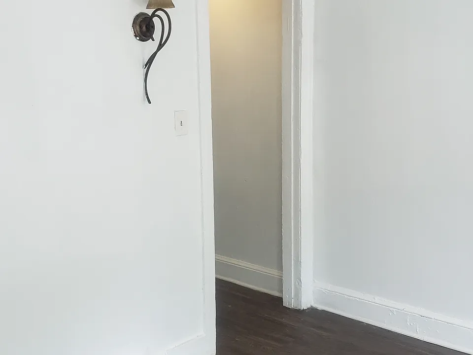 27 E Meehan Ave #2