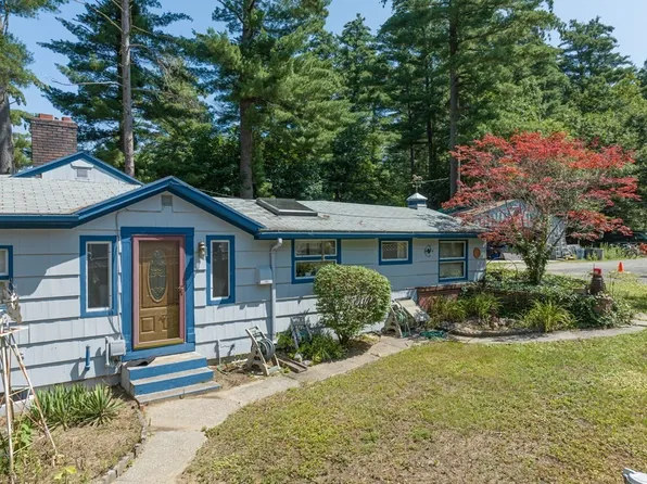 114 Piney Ln, Ludlow, MA 01056