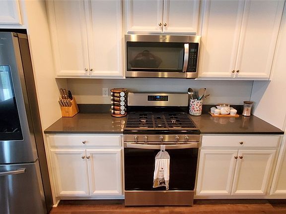 5th image of 319 Parade St #262F
