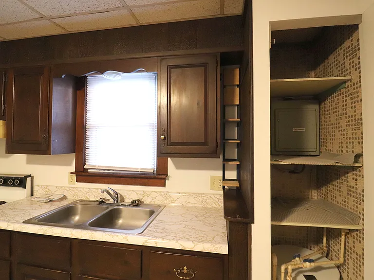 364 Main St #4 — Photo 8