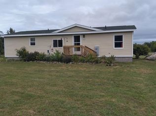 9936 N Amble Rd, Howard City, MI 49329