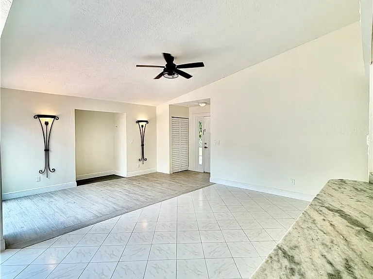 6220 Timberwood Cir #122 — Photo 14