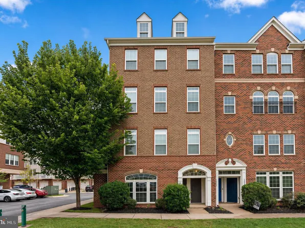 13752 Earhart Cir #10R, Herndon, VA 20171
