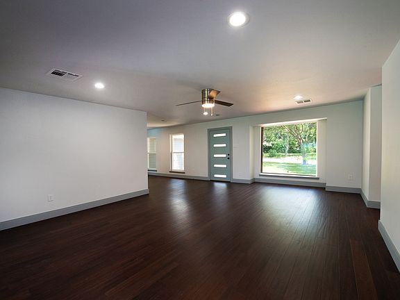 4th image of 6049 Edgewater Dr