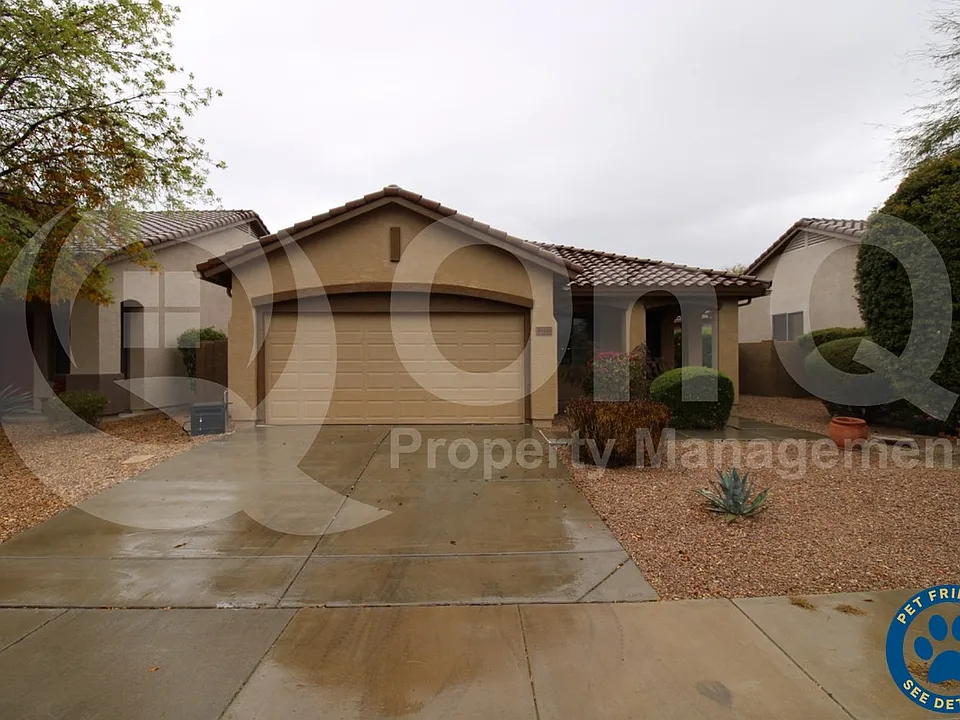39516 N Prairie Ln