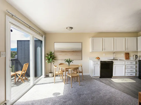 Straight Creek Apartments