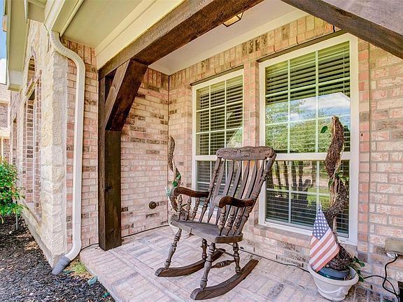 3rd image of 1321 Altavilla Ln