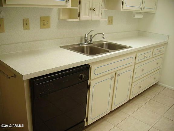 5th image of 9913 W Hawthorn Dr