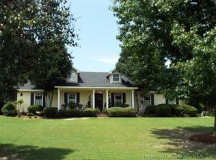98 Tradewinds Dr, Spring Lake, NC 28390