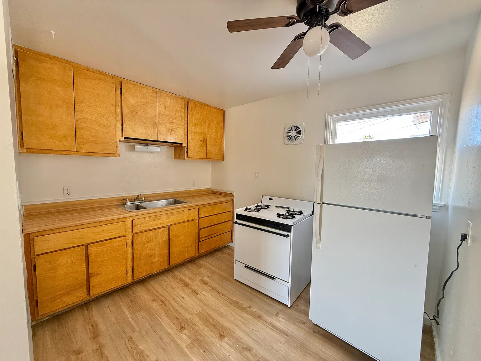 2 bed, 700 sqft, $795 — Photo 4