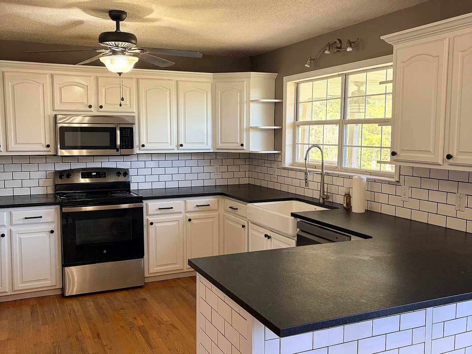 60 Crane Hill — Photo 4