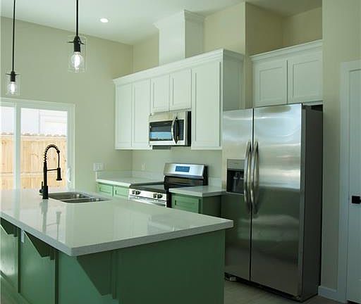3rd image of 5705 Notre Dame Ave #1