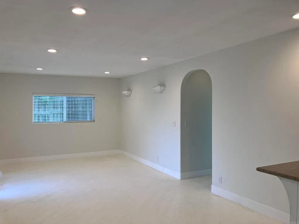 2 bed, 907 sqft, $5,200 — Photo 4