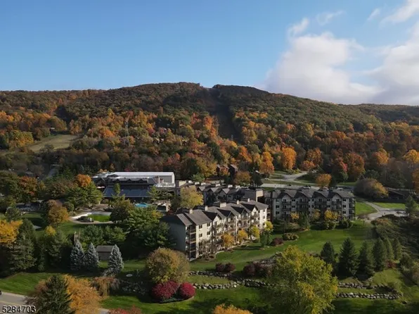 2 Chamonix Dr Unit 421 #421, Vernon Twp., NJ 07462